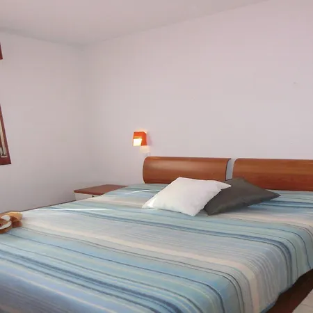 Bright Flat In With Pool - Beahost ביביונה