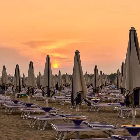 Bright Flat In With Pool - Beahost Apartment Bibione