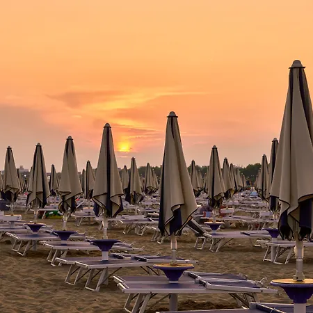 Bright Flat In With Pool - Beahost Apartamento Bibione